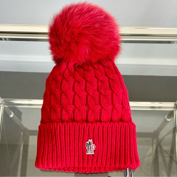 Moncler Accessories - MONCLER ⛷️ NEW Ladies Cable Knit Beanie with beautiful Fur Pom Pom.